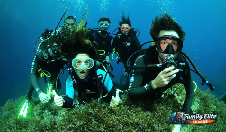 Grupo de buceadores disfrutando una experiencia de buceo en Lanzarote